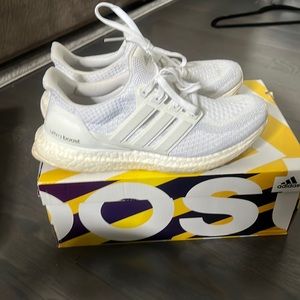 Ultraboost adidas sneakers. Size US 7. White. So comfortable!